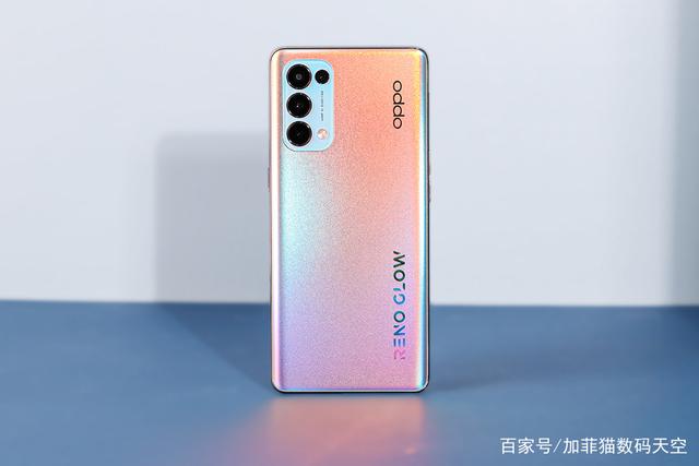 2020年5G手机出货量1.63亿部，这款机型缘何成为年底爆款？