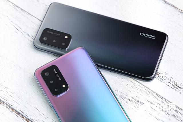 外观方面,oppo a93提供极光,雅银,炫黑三种配色可选.