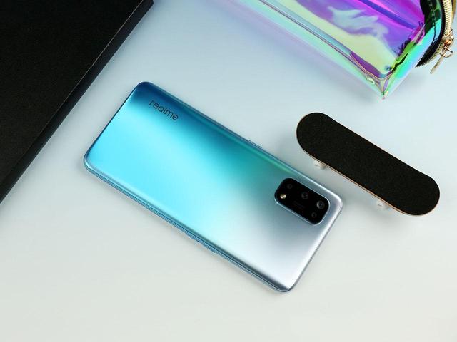 realme X7 5G 测评：性价比超高的轻旗舰