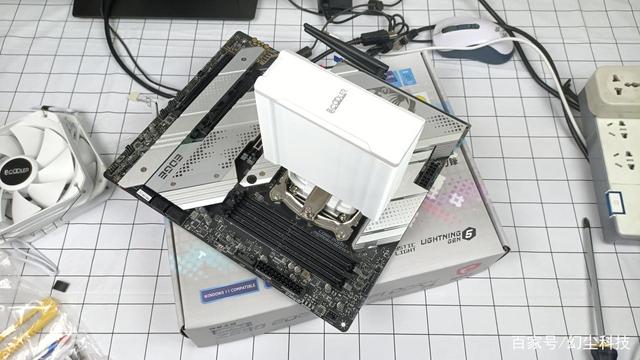 风冷能压超频后的12代酷睿吗？12600K超5G，超频三东海EX6000实测