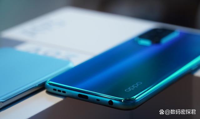 oppo a93也一如既往地有着很不错的外观设计:它拥有极光,炫黑,雅银
