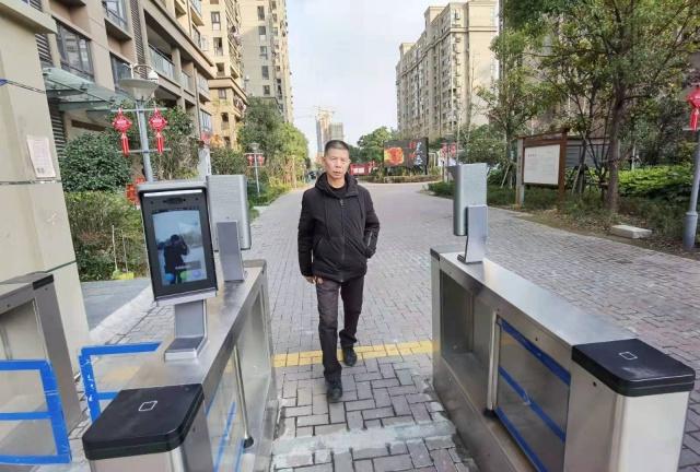 建成一年的全省首个5g智慧安防小区给住户带来什么变化出入人脸识别