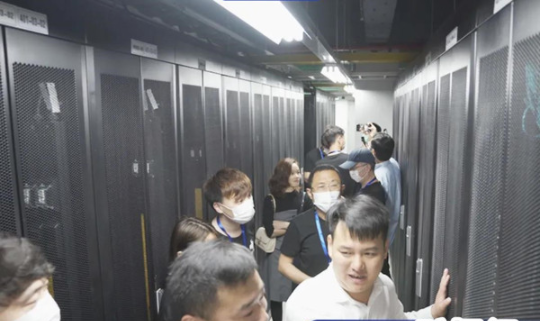 8de2386baf161e01e2e5bb57d8eeaeb3