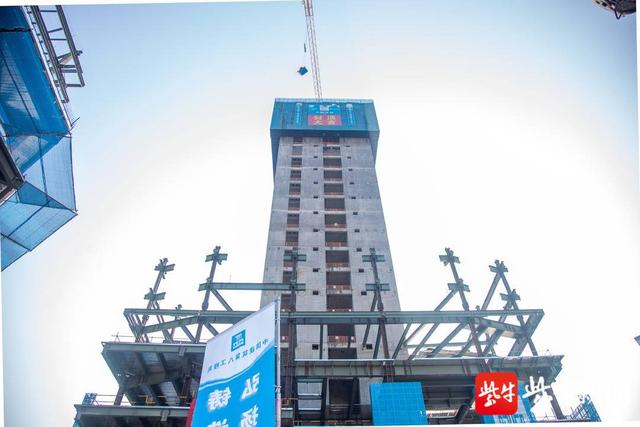 三栋塔楼封顶！南京江北新金融中心初露“真容”