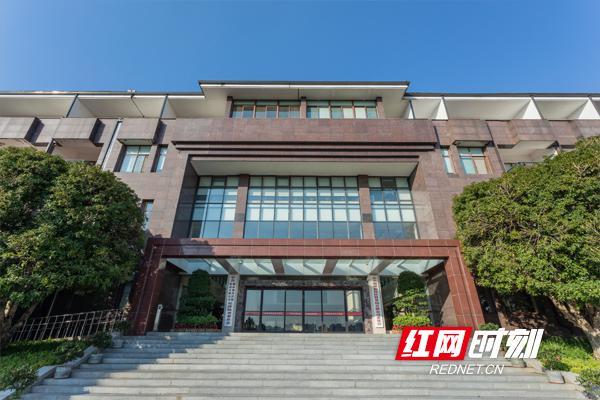 奋进新征程 建功新金融丨建行长沙天心支行：为实体经济贡献“蓝色”力量