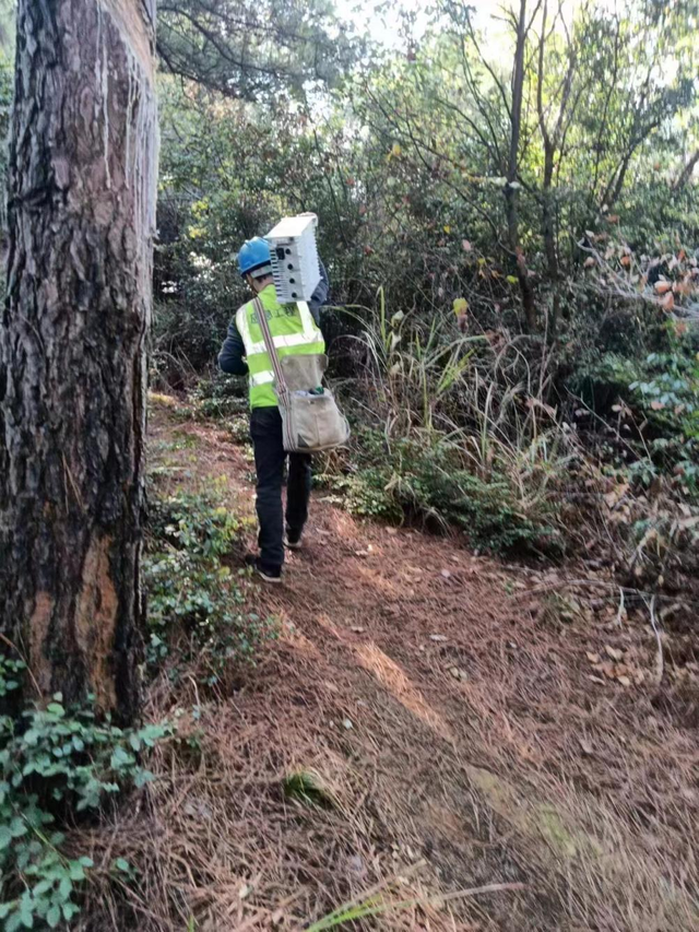 移动5G村村通丨克服困难在高山建起基站