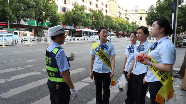 温馨港湾 因爱停靠——建行怀化市分行“劳动者港湾”诠释新时代“雷锋精神”纪实