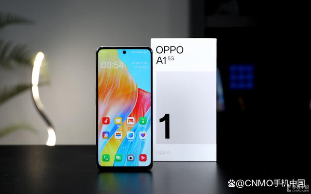 OPPO A1 5G图赏：赤霞橙素皮 营造精致好手感