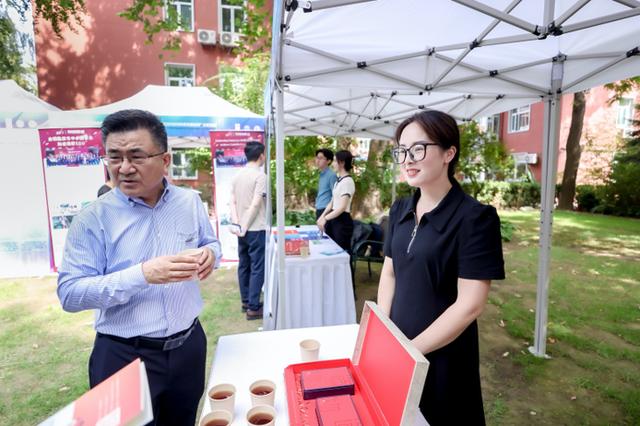 西乡茶叶亮相中小微企业日活动展台 度小满探索可持续金融助力乡村振兴