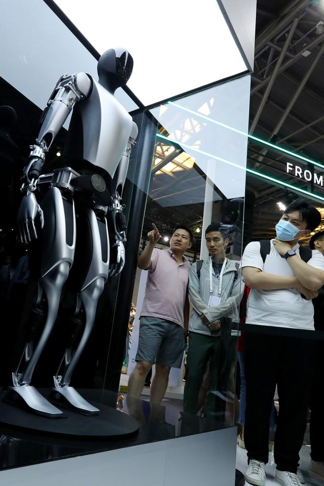 （新华全媒+）2023世界人工智能大会在沪开幕
