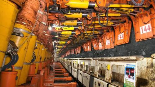 AI彻底火了！地下850米最新实探