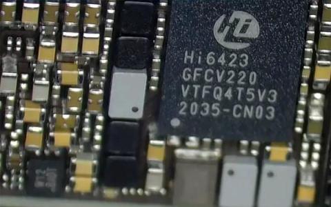 博主首拆华为Mate60 Pro：双叠层麒麟 纯国产CPU和5G