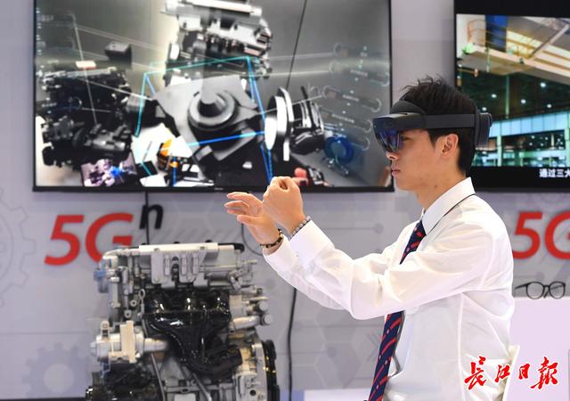 人工智能如何赋能新型工业化，数实融合更要“智”同道合