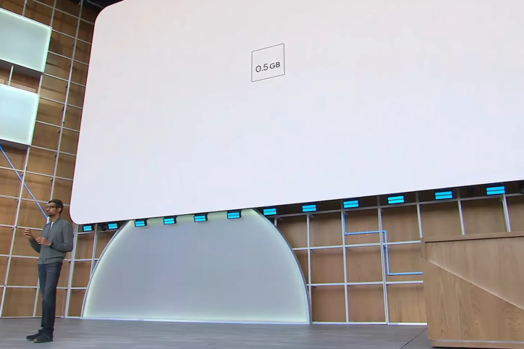 AI 大模型，让手机真正开始「智能」