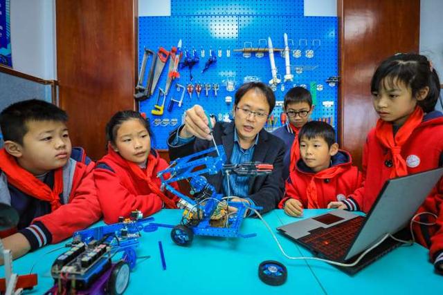 人工智能走进乡间小学