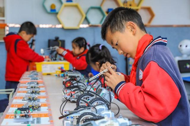 人工智能走进乡间小学