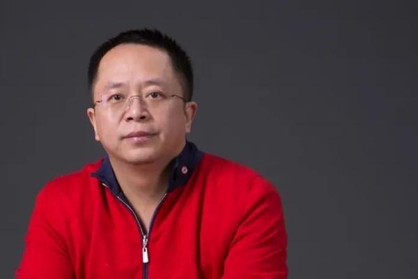 周鸿祎称人工智能时代文科生更有优势，企业需要训大模型的专家