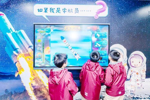 在“智慧”校园体验AI生活 虹口这所小学这样探索人工智能