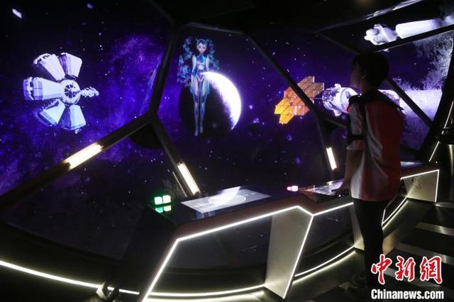 国内首个人工智能沉浸式体验项目“AI之梦”在上海中心对公众开放