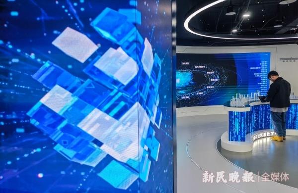 2024世界人工智能大会｜“百模大战”如何突围？这两家上海AI企业有自己的思考