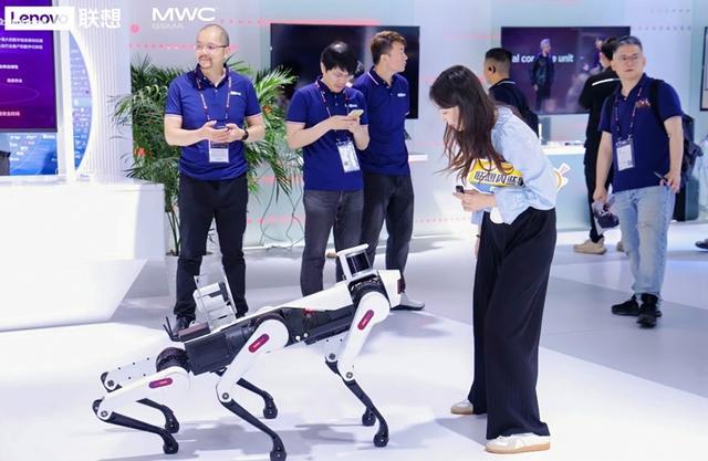 融合生成式AI 国内首个软硬一体元宇宙平台正式发布