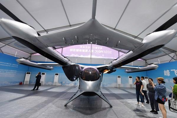 2024世界人工智能大会｜乘坐无人驾驶出租车是怎样的体验？世界人工智能大会浦东专场探营记