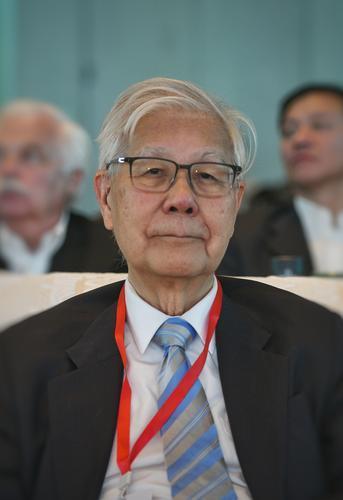 山水论坛访谈｜邓文中：发展人工智能必须注重以人为本