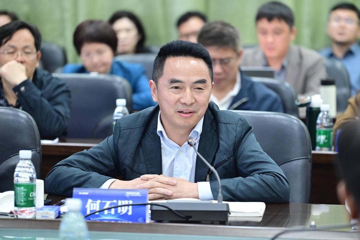 “人工智能时代，基础教育的变革与创新”教育改革对话会在深圳举行