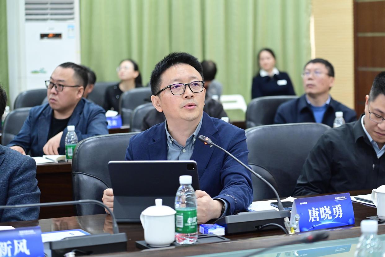 “人工智能时代，基础教育的变革与创新”教育改革对话会在深圳举行