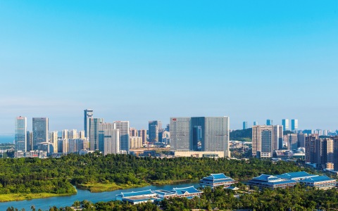 國貿(mào)地產(chǎn)：多元業(yè)務(wù)協(xié)同,，財(cái)務(wù)指標(biāo)穩(wěn)健可期